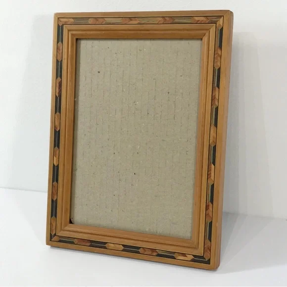 Vintage Fetco 5x7" Wooden Picture Frame with Decorative Inlay Dovetail Joint - Picture 6 of 15